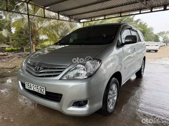 Toyota Innova 2.0G 2011 - Xe gia đình sử dụng, bảo dưỡng định kỳ, giá tốt