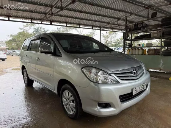 Toyota Innova 2.0G 2011 - Xe gia đình sử dụng, bảo dưỡng định kỳ, giá tốt
