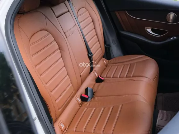 Mercedes-Benz GLC 300 4Matic V1 2022 - Xe đẹp không 1 lỗi nhỏ