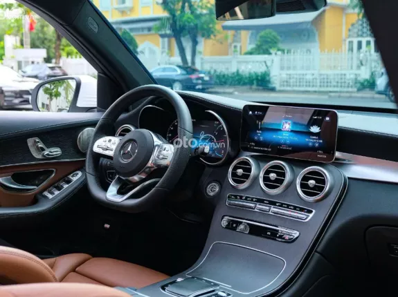 Mercedes-Benz GLC 300 4Matic V1 2022 - Xe đẹp không 1 lỗi nhỏ
