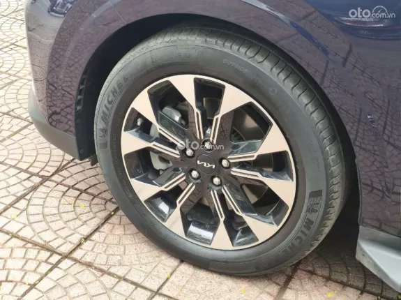 Kia Carnival 2.2D Signature 2024 - Xe tên công ty có xuất hóa đơn siêu cao