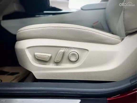 Toyota Camry 2.0G 2019 - Xe 5 chỗ sang trọng tiện nghi 2020