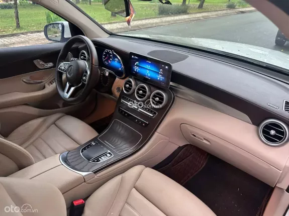 Mercedes-Benz GLC 200 4Matic 2021 - BAO ĐẬU BANK 70-90% (Ib Zalo tư vấn trực tiếp 24/7)