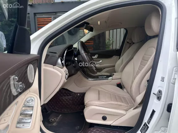 Mercedes-Benz GLC 200 4Matic 2021 - BAO ĐẬU BANK 70-90% (Ib Zalo tư vấn trực tiếp 24/7)