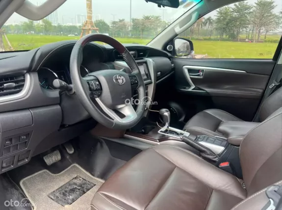 Toyota Fortuner 2.4G 4x2 AT  2019 - Hàng hiếm, chạy chỉ 3v6 sai tặng xe
