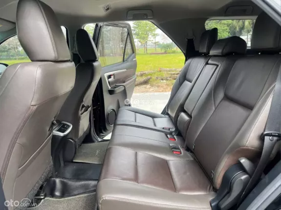 Toyota Fortuner 2.4G 4x2 AT  2019 - Hàng hiếm, chạy chỉ 3v6 sai tặng xe