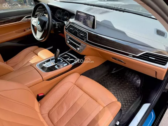 BMW 730Li 2018 - BMW 730i 2019