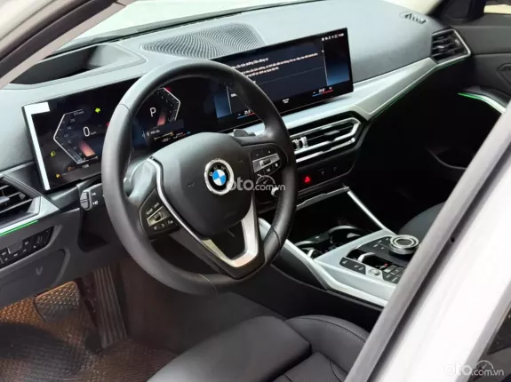 BMW 320i Sport Line 2024 - BMW 302i Sport Line 2024