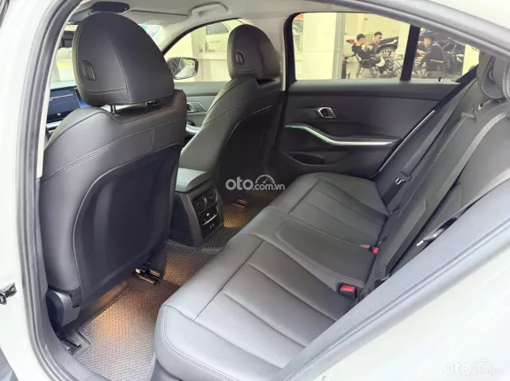 BMW 320i Sport Line 2024 - BMW 302i Sport Line 2024