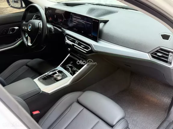 BMW 320i Sport Line 2024 - BMW 302i Sport Line 2024