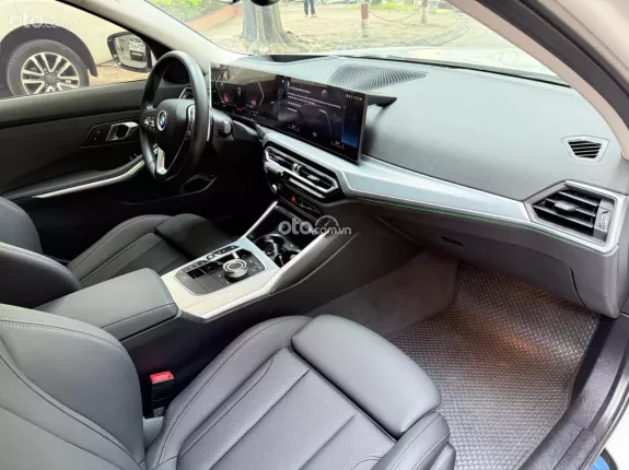 BMW 320i Sport Line 2024 - BMW 302i Sport Line 2024