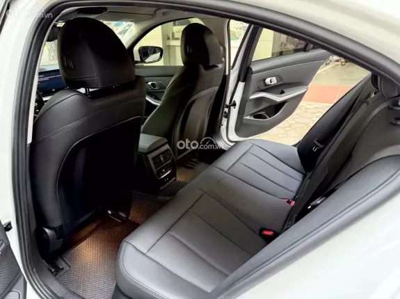 BMW 320i Sport Line 2024 - BMW 302i Sport Line 2024