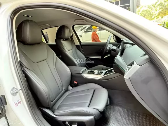 BMW 320i Sport Line 2024 - BMW 302i Sport Line 2024