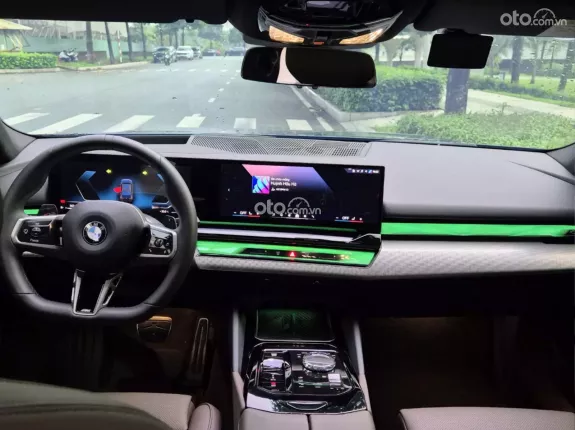 BMW 530i M Sport 2025 - BAO ĐẬU BANK 70-90% (Ib Zalo tư vấn trực tiếp 24/7)