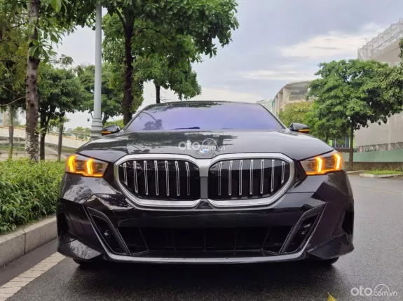 BMW 530i M Sport 2025 - BAO ĐẬU BANK 70-90% (Ib Zalo tư vấn trực tiếp 24/7)