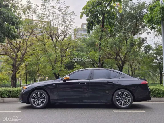 BMW 530i M Sport 2025 - BAO ĐẬU BANK 70-90% (Ib Zalo tư vấn trực tiếp 24/7)