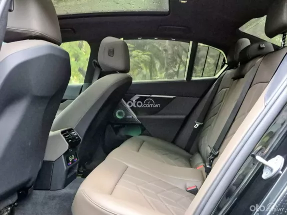 BMW 530i M Sport 2025 - BAO ĐẬU BANK 70-90% (Ib Zalo tư vấn trực tiếp 24/7)