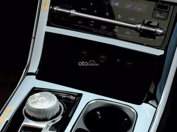 Kia Carnival 2.2D Signature 2024 - Xe cực đẹp, đi 25.000km, giá tốt tại hãng