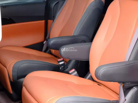 Kia Carnival 2.2D Signature 2024 - Xe cực đẹp, đi 25.000km, giá tốt tại hãng