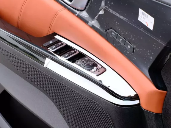 Kia Carnival 2.2D Signature 2024 - Xe cực đẹp, đi 25.000km, giá tốt tại hãng