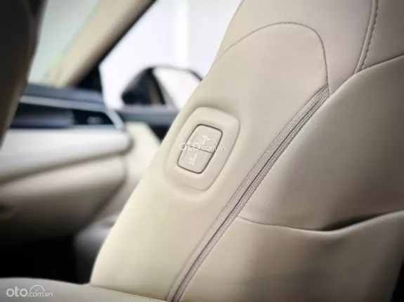 Toyota Camry 2.5Q 2023 - Nhập khẩu Thái Lan