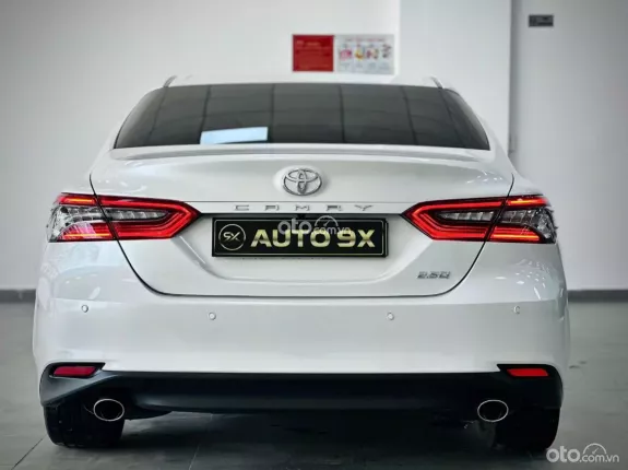 Toyota Camry 2.5Q 2023 - Nhập khẩu Thái Lan