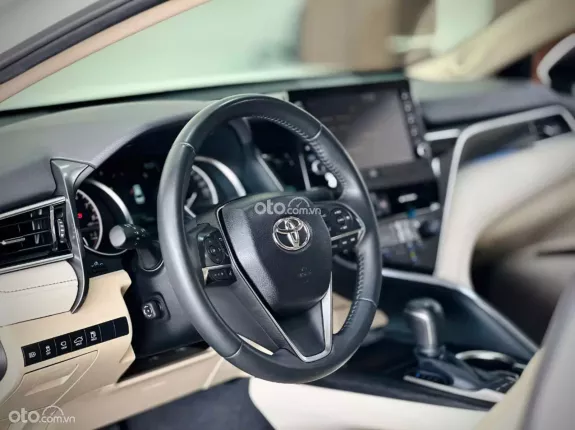 Toyota Camry 2.5Q 2023 - Nhập khẩu Thái Lan