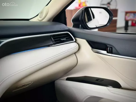 Toyota Camry 2.5Q 2023 - Nhập khẩu Thái Lan