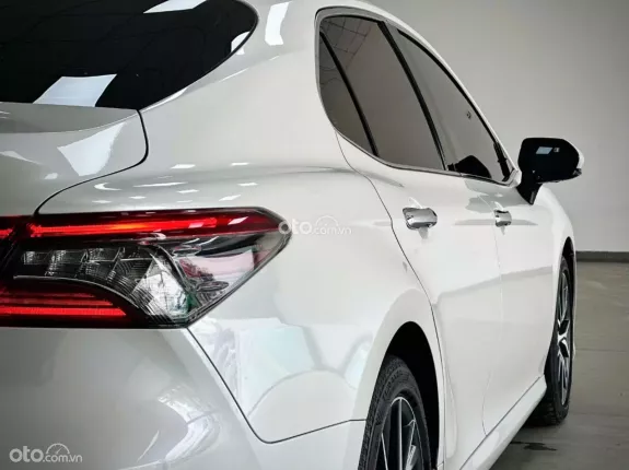 Toyota Camry 2.5Q 2023 - Nhập khẩu Thái Lan