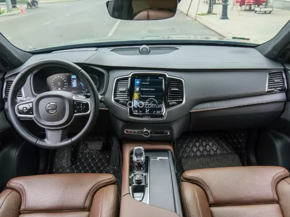 Volvo XC90 T8 Hybrid Recharge AWD 2021 - SUV 7 chỗ mạnh mẽ, tiết kiệm