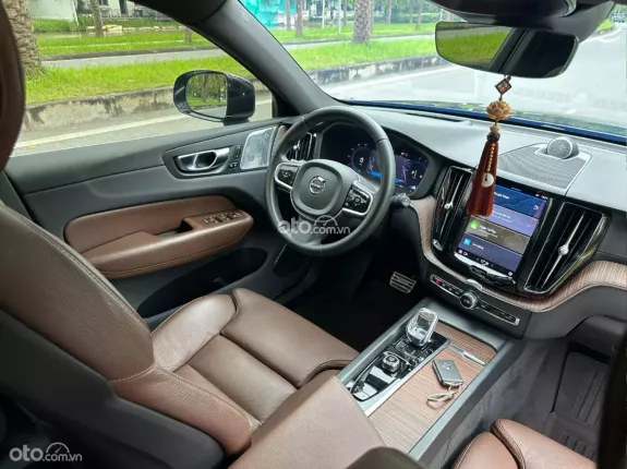 Volvo XC60 B6 AWD Inscription 2022 - Mẫu xe sang trọng dành cho gia đình và doanh nhân