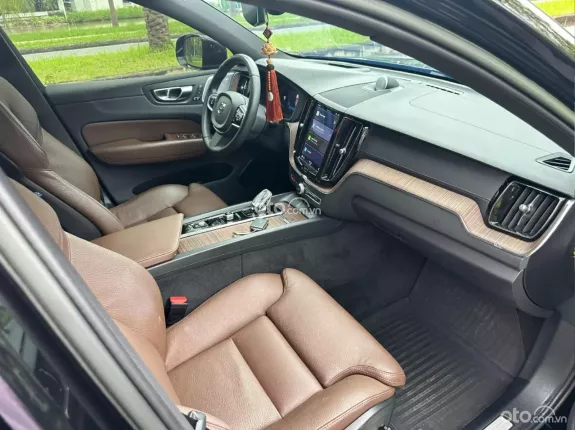Volvo XC60 B6 AWD Inscription 2022 - Mẫu xe sang trọng dành cho gia đình và doanh nhân