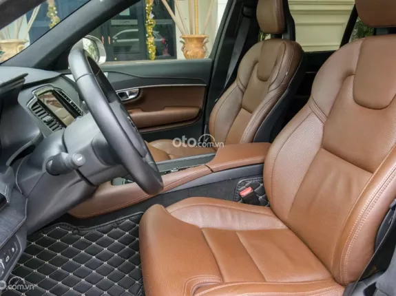 Volvo XC90 T8 Hybrid Recharge AWD 2021 - SUV 7 chỗ mạnh mẽ, tiết kiệm