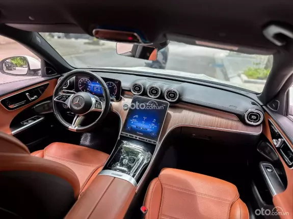 Mercedes-Benz C200 Avantgarde Plus 2021 - Xe siêu đẹp, lăn bánh ít, chất lượng cam kết