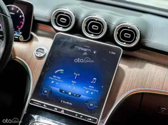Mercedes-Benz C200 Avantgarde Plus 2021 - Xe siêu đẹp, lăn bánh ít, chất lượng cam kết