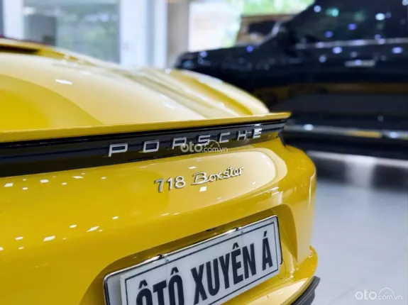Porsche 718 Boxster 2024 - Chuẩn 1,100 km như mới