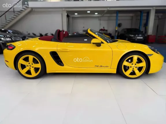 Porsche 718 Boxster 2024 - Chuẩn 1,100 km như mới