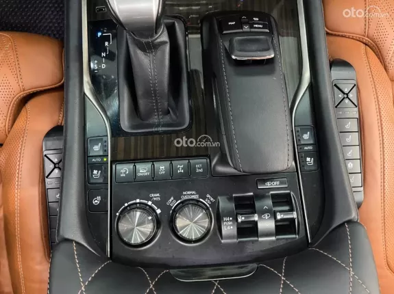 Lexus LX 570 MBS 2015 - Nhập Mỹ/84,000 km