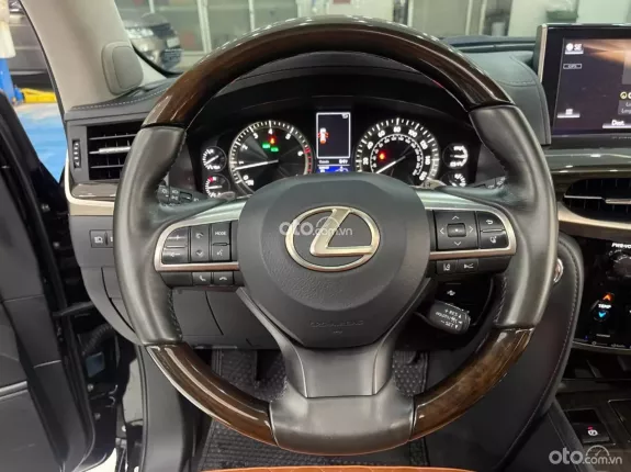 Lexus LX 570 MBS 2015 - Nhập Mỹ/84,000 km