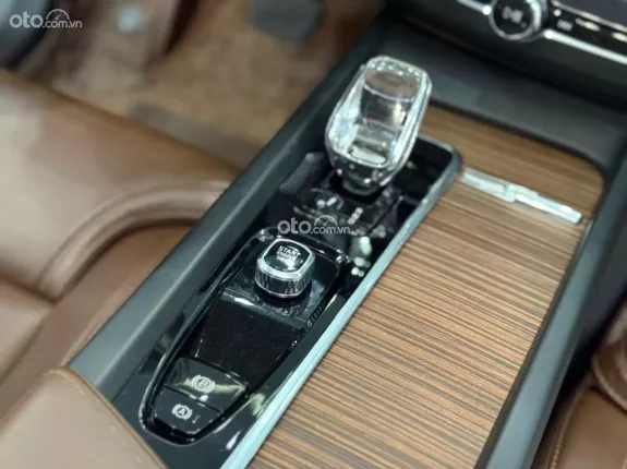 Volvo XC60 T8 AWD Recharge 2022 - Full bảo dưỡng Hãng