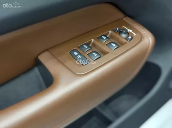 Volvo XC60 T8 AWD Recharge 2022 - Full bảo dưỡng Hãng