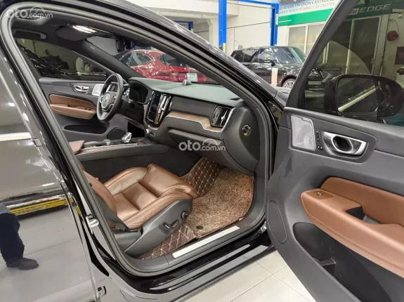 Volvo XC60 T8 AWD Recharge 2022 - Full bảo dưỡng Hãng