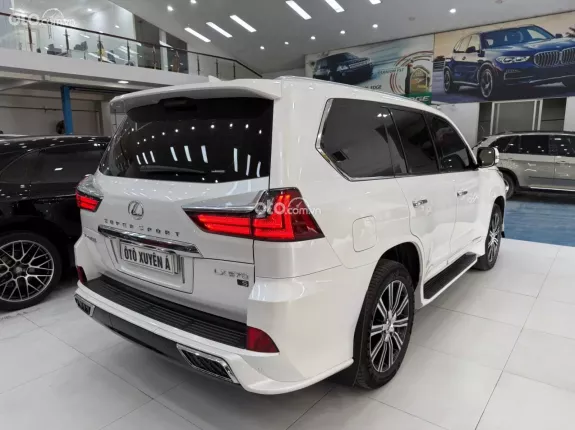 Lexus LX 570 Super Sport 2018 - 93,000 km