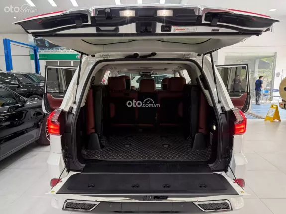 Lexus LX 570 Super Sport 2018 - 93,000 km