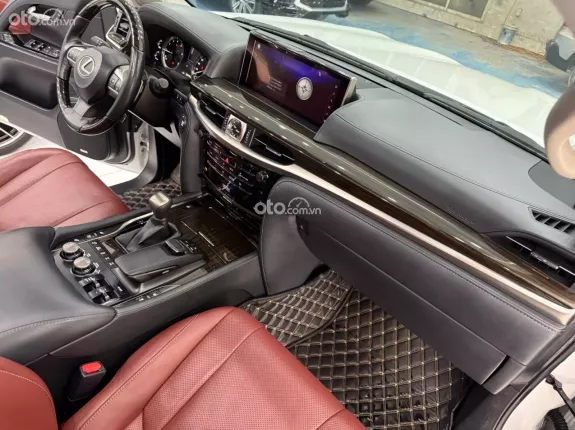 Lexus LX 570 Super Sport 2018 - 93,000 km