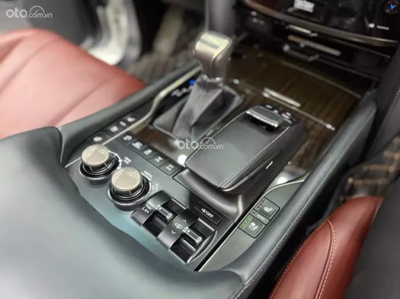 Lexus LX 570 Super Sport 2018 - 93,000 km