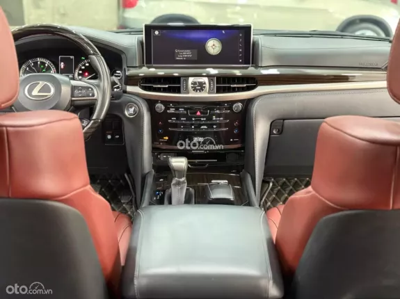 Lexus LX 570 Super Sport 2018 - 93,000 km