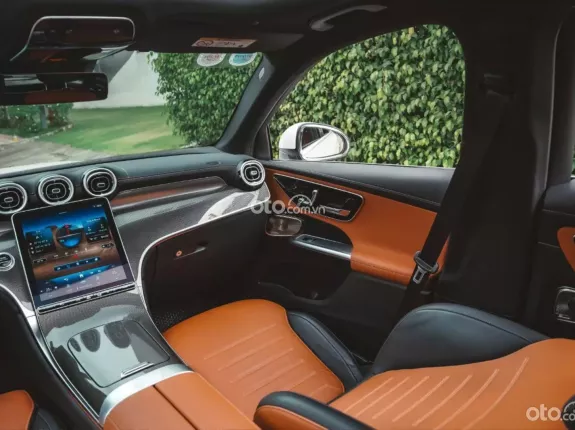 Mercedes-Benz GLC 300 4Matic 2023 - Mercedes GLC300 4Matic 2023 siêu lướt 11.000km như xe thùng