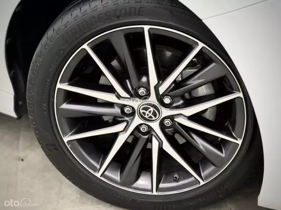 Toyota Camry 2.5Q 2021 - Động cơ mạnh mẽ, tiết kiệm nhiên liệu