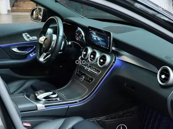 Mercedes-Benz C300 AMG 2019 - Chuyên Mẹc giá tốt nhất thị trường - Có hỗ trợ bank NH